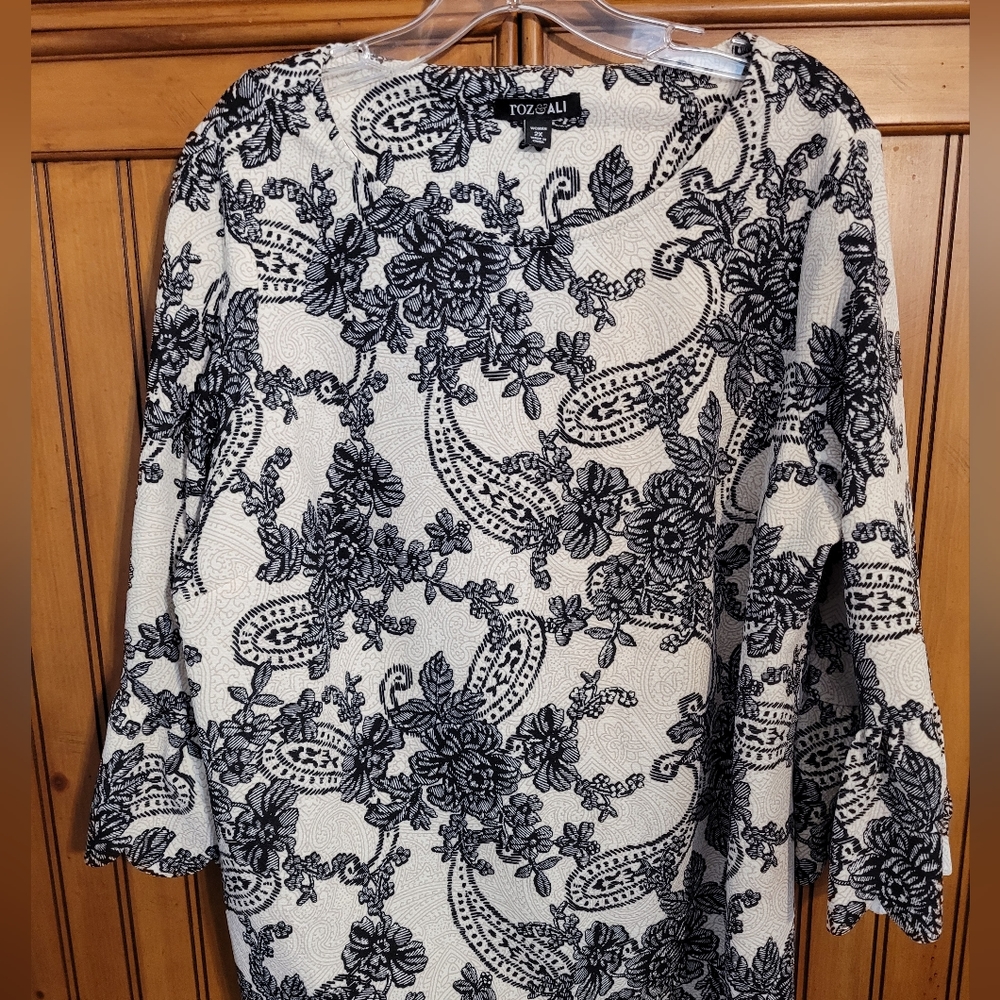 Navy blue and cream top
